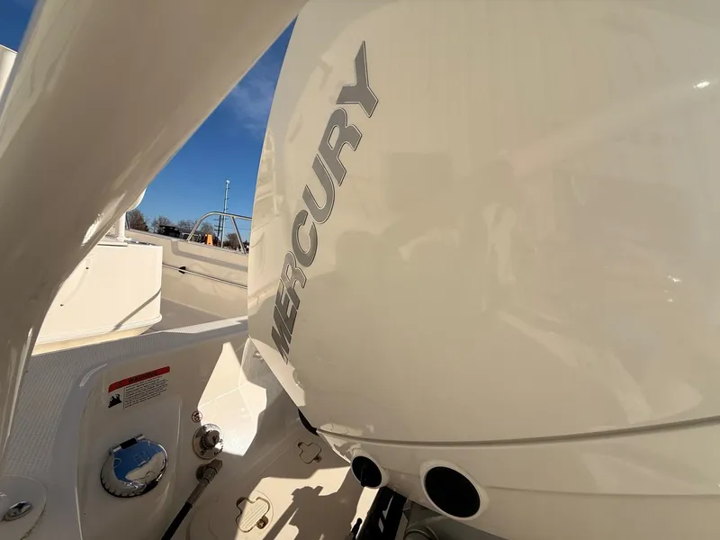 Slide: The Image of Boston Whaler 210 Montauk 2022 - 7