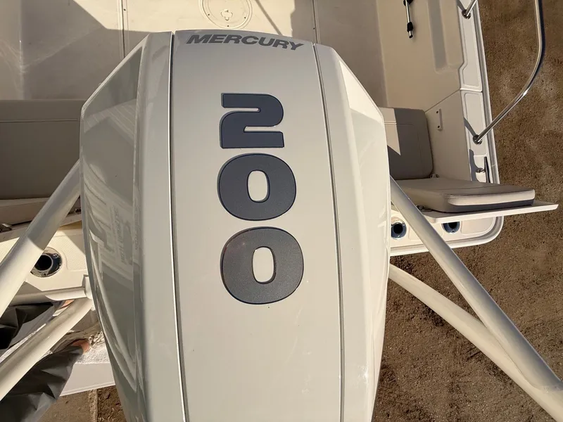 Slide: The Image of Boston Whaler 210 Montauk 2022 - 8