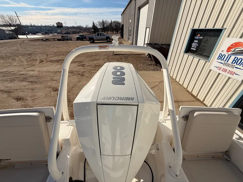 Slide: The Image of Boston Whaler 210 Montauk 2022 - 9