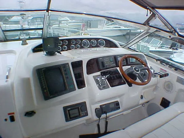 Slide: The Image of Sea Ray Sundancer 1997 - 9