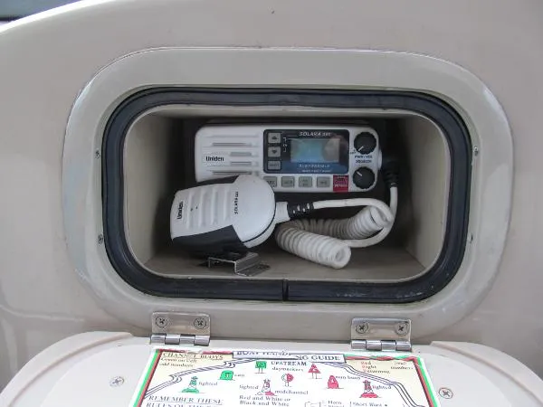 Slide: The Image of Sea Ray 420 Sundancer 2003 - 10