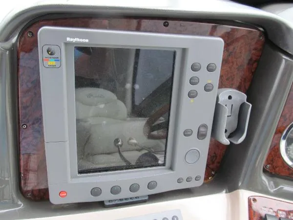 Slide: The Image of Sea Ray 420 Sundancer 2003 - 11