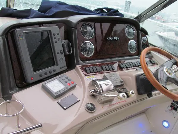 Slide: The Image of Sea Ray 420 Sundancer 2003 - 7