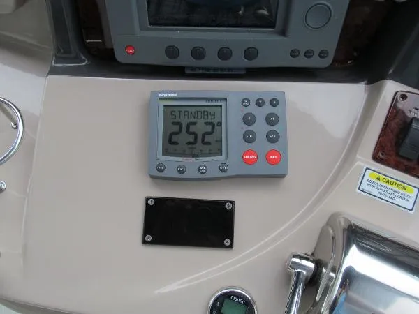 Slide: The Image of Sea Ray 420 Sundancer 2003 - 8