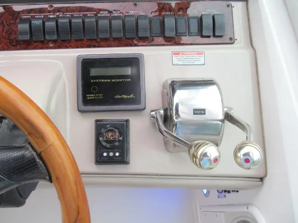 Slide: The Image of Sea Ray 420 Sundancer 2003 - 9