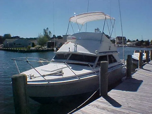 Slide: The Image of Bertram 28 Flybridge CRUISER 1973 - 1