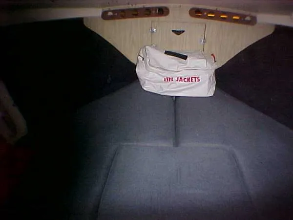 Slide: The Image of Bertram 28 Flybridge CRUISER 1973 - 11
