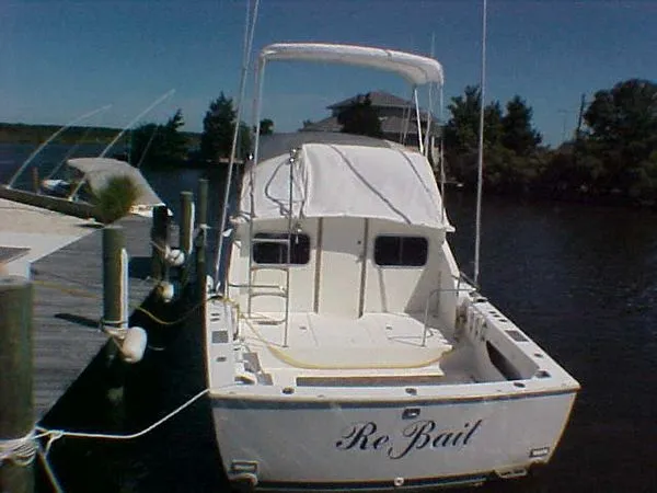 Slide: The Image of Bertram 28 Flybridge CRUISER 1973 - 2