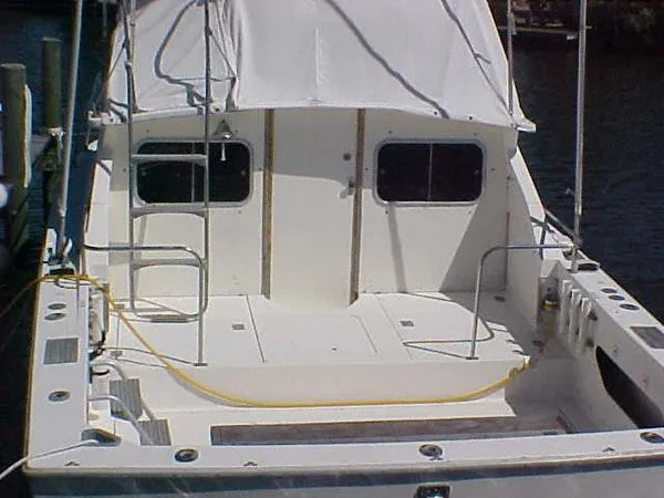 Slide: The Image of Bertram 28 Flybridge CRUISER 1973 - 4