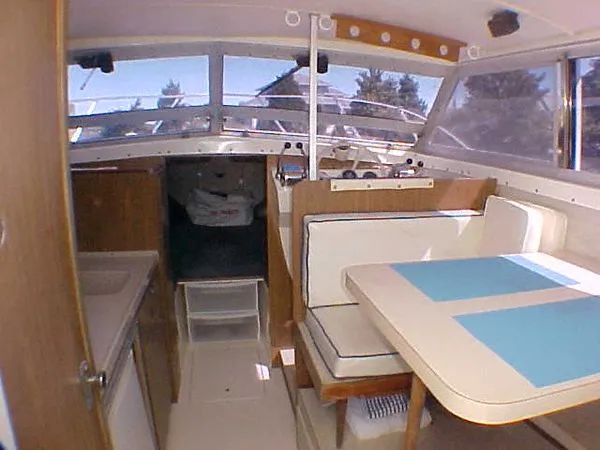Slide: The Image of Bertram 28 Flybridge CRUISER 1973 - 8