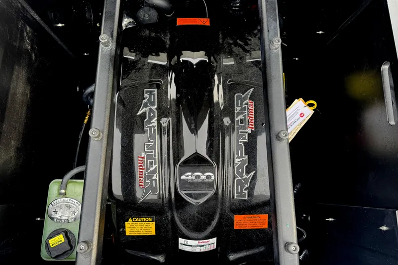 Slide: The Image of 2022 Tigé Z3 boat engine, Raptor Indmar 400, detailed view. - 15