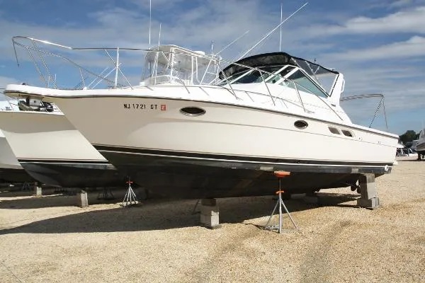 Slide: The Image of Tiara 2900 Open 2002 - 11