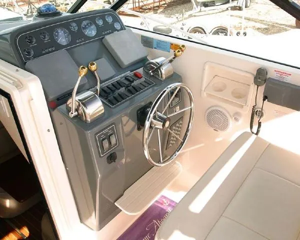 Slide: The Image of Tiara 2900 Open 2002 - 3