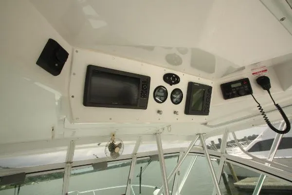 Slide: The Image of Luhrs 32 Open 2004 - 9