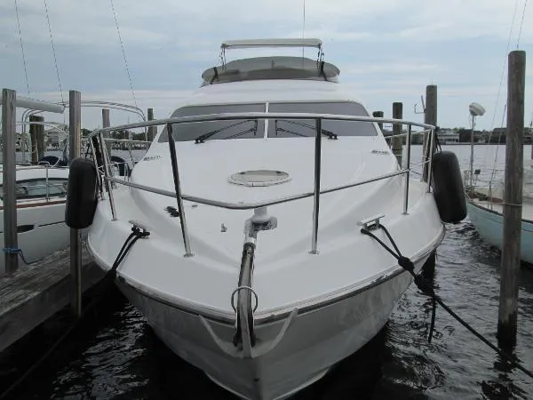 Slide: The Image of Azimut 42 Flybridge 1999 - 1