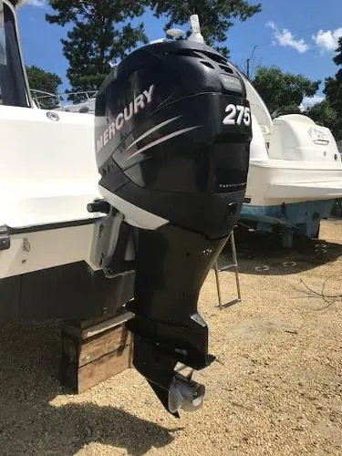 Slide: The Image of Boston Whaler 255 Conquest 2005 - 10
