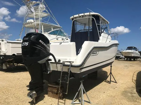 Slide: The Image of Boston Whaler 255 Conquest 2005 - 7