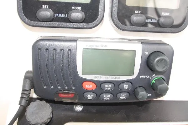 Slide: The Image of Pursuit 305 Offshore 2007 - 5
