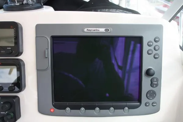 Slide: The Image of Pursuit 305 Offshore 2007 - 6