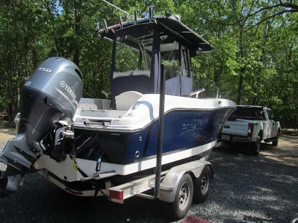 Slide: The Image of Robalo R 200 Center Console 2018 - 5