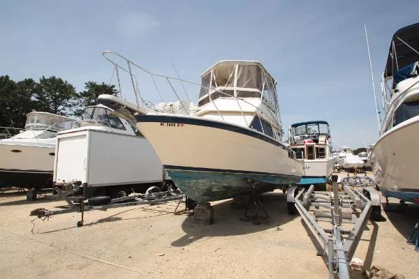 Slide: The Image of Hatteras 32 Sport Fisherman 1982 - 0
