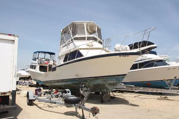 Slide: The Image of Hatteras 32 Sport Fisherman 1982 - 2