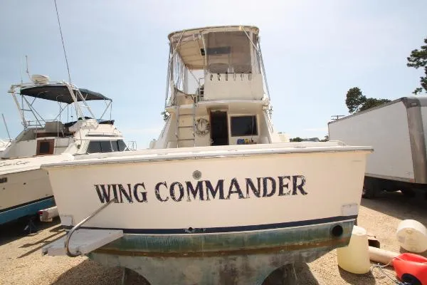 Slide: The Image of Hatteras 32 Sport Fisherman 1982 - 6