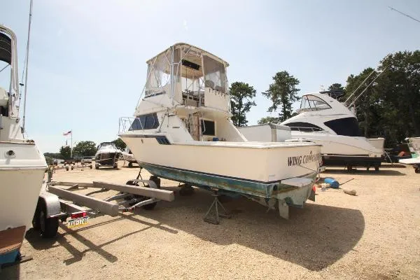 Slide: The Image of Hatteras 32 Sport Fisherman 1982 - 7