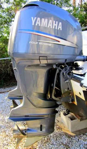 Slide: The Image of Robalo R265 2006 - 6