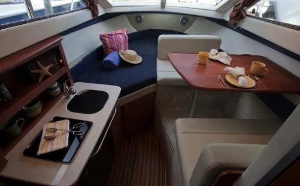 Slide: The Image of Bayliner 266 Discovery 2011 - 5