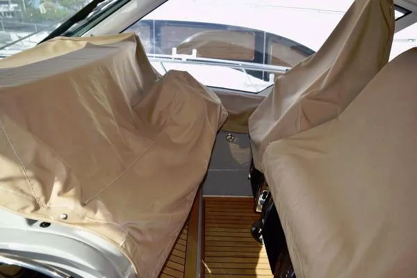 Slide: The Image of Sea Ray Sundancer 610 2012 - 11