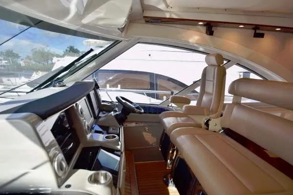 Slide: The Image of Sea Ray Sundancer 610 2012 - 3