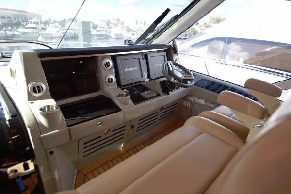 Slide: The Image of Sea Ray Sundancer 610 2012 - 4