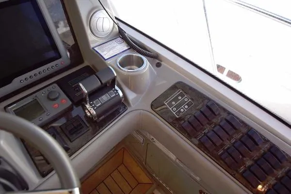 Slide: The Image of Sea Ray Sundancer 610 2012 - 7