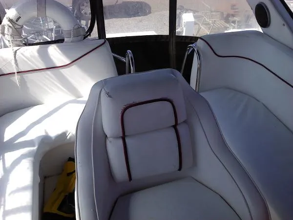 Slide: The Image of Bayliner 3288 Motoryacht 1990 - 11