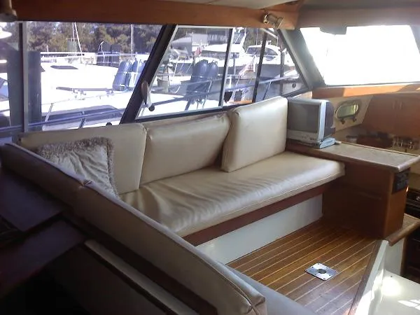 Slide: The Image of Bayliner 3288 Motoryacht 1990 - 6