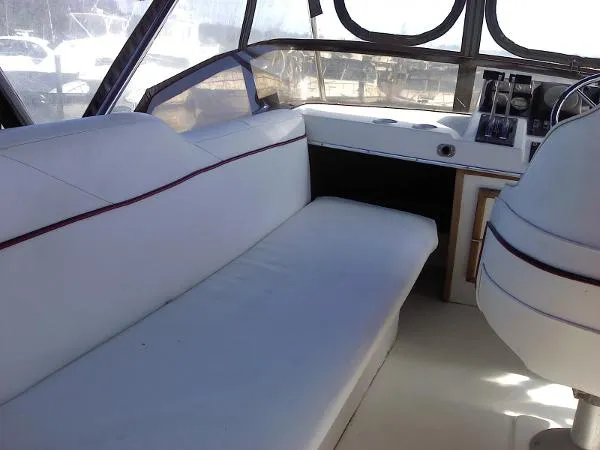 Slide: The Image of Bayliner 3288 Motoryacht 1990 - 8