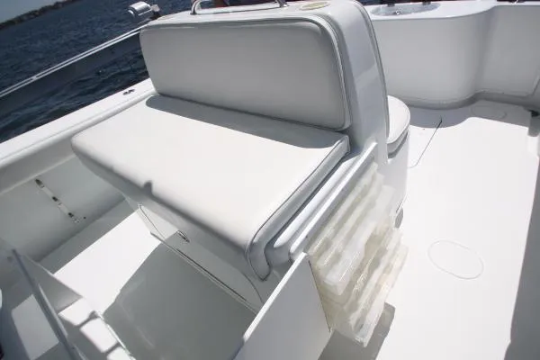 Slide: The Image of Yellowfin 34 2007 - 6