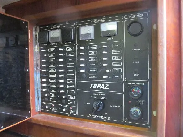 Slide: The Image of Topaz 32 Express 1986 - 11