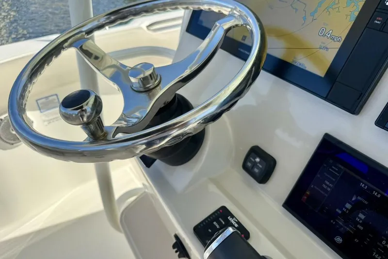 Slide: The Image of 2018 Boston Whaler 330 Outrage - Hem/Electronics - 12