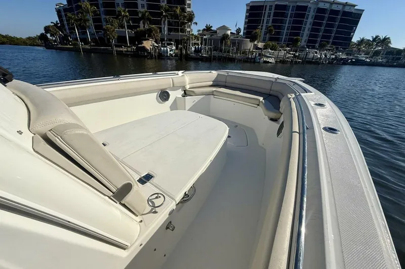 Slide: The Image of 2018 Boston Whaler 330 Outrage - Foredeck - 26