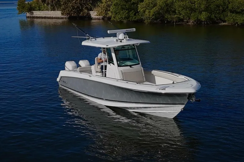 Slide: The Image of 2018 Boston Whaler 330 Outrage - Profile - 51