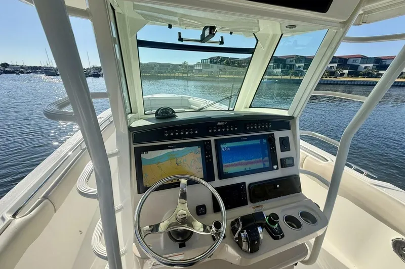 Slide: The Image of 2018 Boston Whaler 330 Outrage - Hem/Electronics - 9