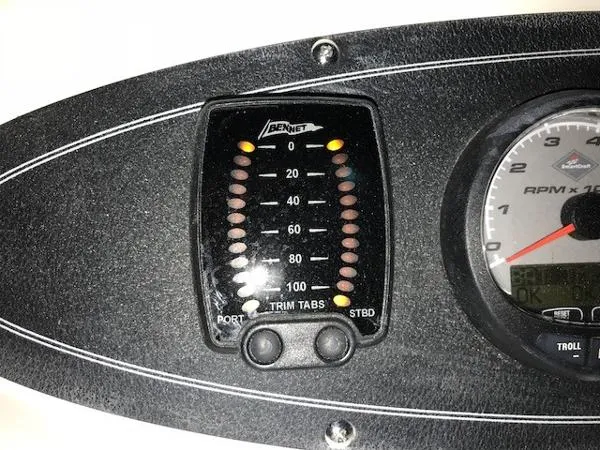Slide: The Image of Boston Whaler Conquest 2002 - 6