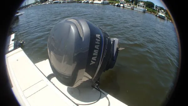 Slide: The Image of Parker Marine 2510 Walkaround 2005 - 4