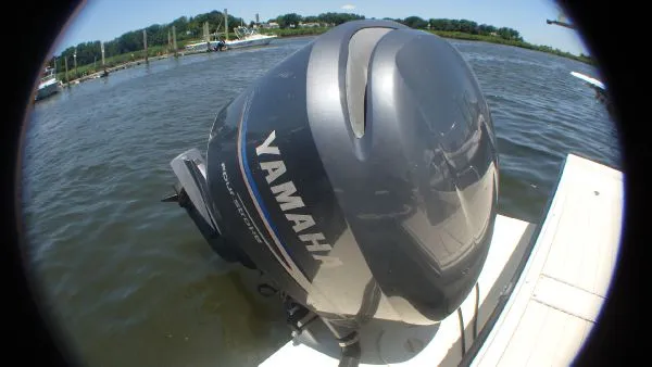 Slide: The Image of Parker Marine 2510 Walkaround 2005 - 5