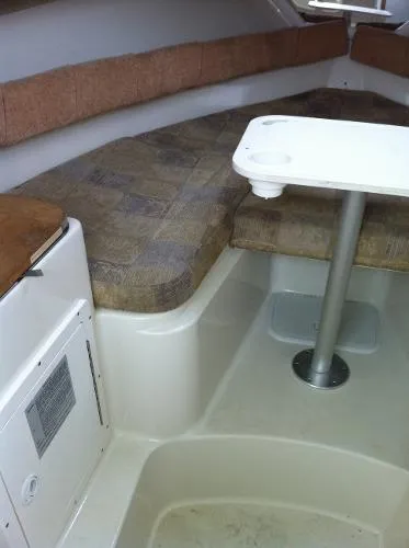 Slide: The Image of Seaswirl 2601 Walkaround O/B 2004 - 11