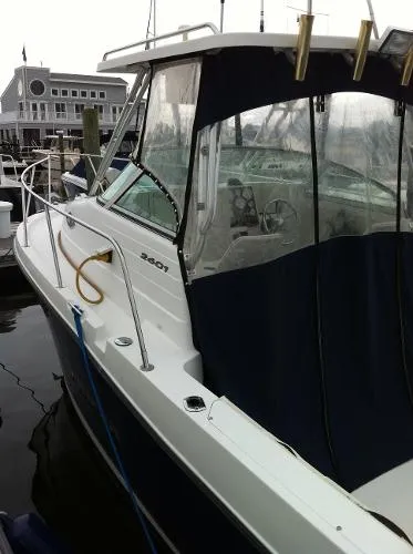 Slide: The Image of Seaswirl 2601 Walkaround O/B 2004 - 4