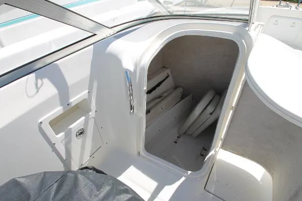 Slide: The Image of Wellcraft 220 SPORTSMAN DC 2004 - 11