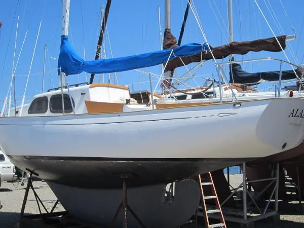 Slide: The Image of Wayfarer Islander 32 1966 - 0